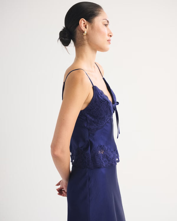 Bra-Free Lace-Pieced Set Top-Blue